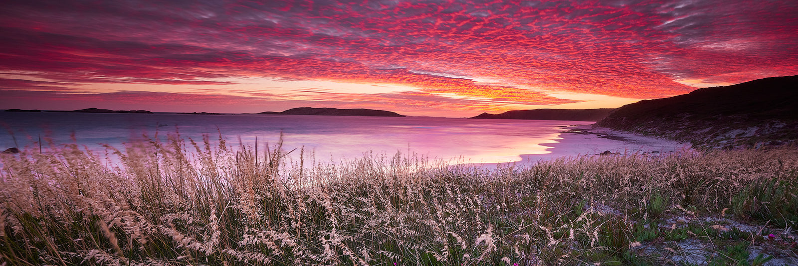 Dolphin Cove | Magic Red Pano | Esperance